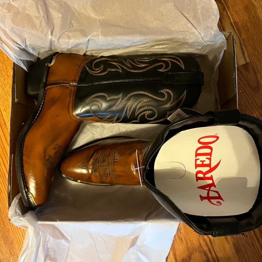 NIB Laredo Boots